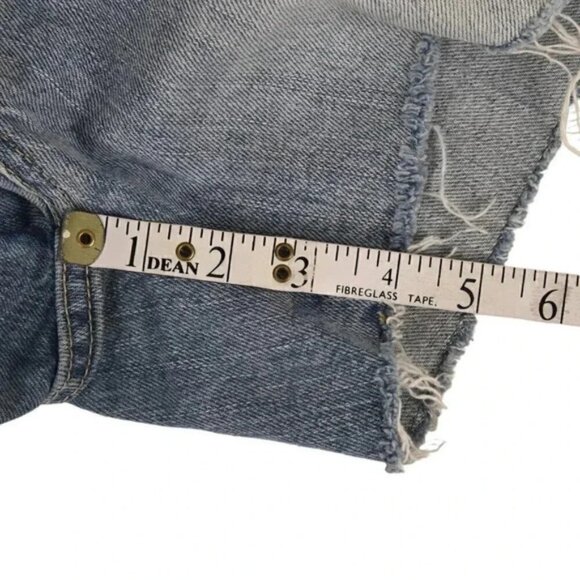 Vintage Y2K American Eagle Jean Shorts Blue Distressed Raw Low Rise Size 4 - Picture 9 of 9